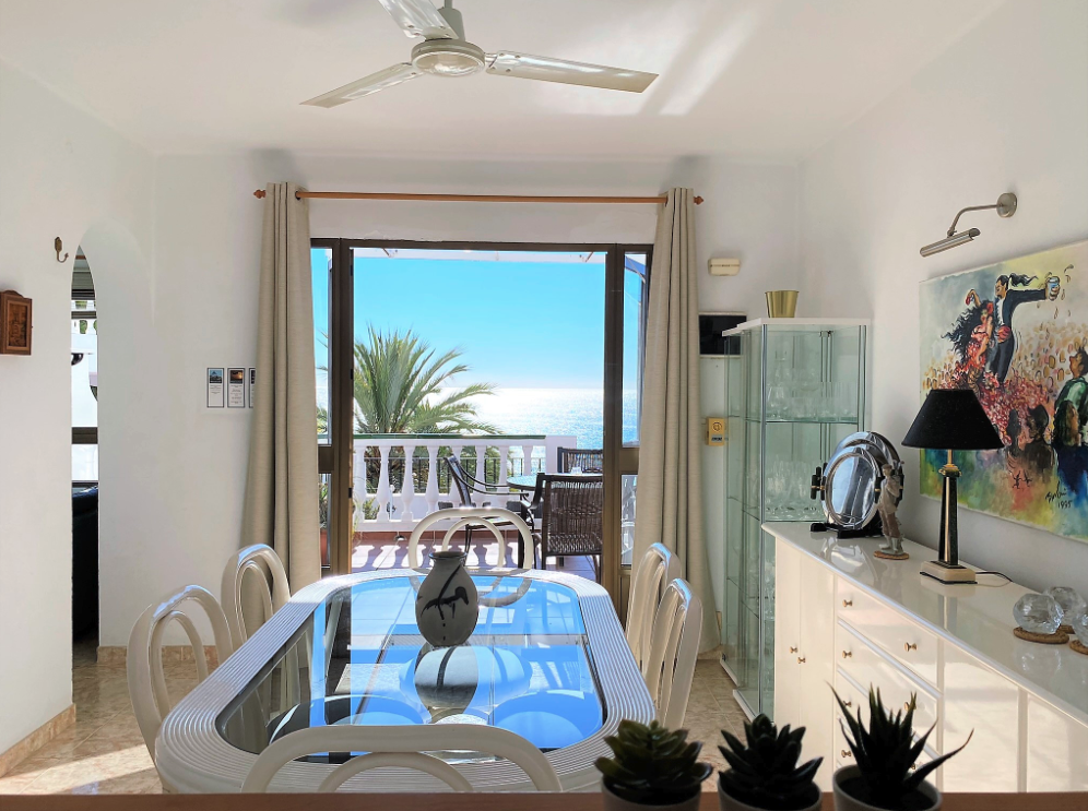 Comedor con vistas al mar, Capistrano Playa 206